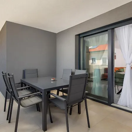 Stella & Gloria Apartman *